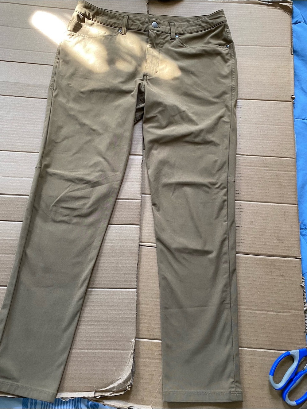 lululemon athletica Men's Chinos in Olive